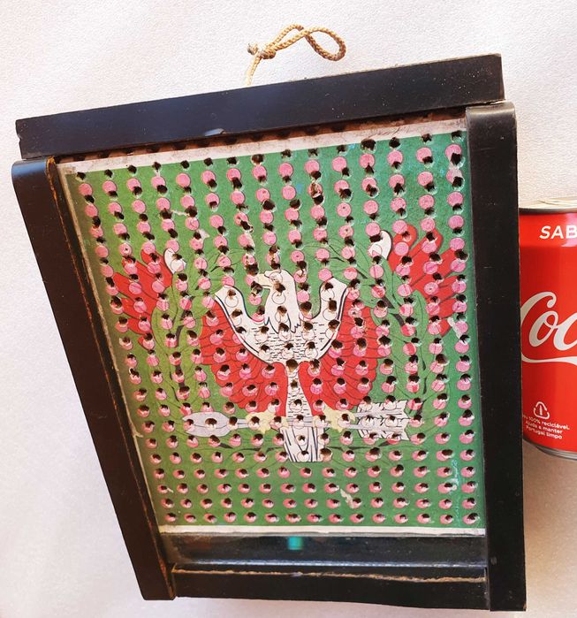 Antiga Maquina Furos de Balcão em Madeira ~ Chocolates/Brindes Anos 70