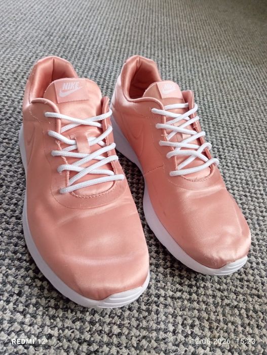 buty damskie satynowe Nike Tanjun Premium r. 42,5