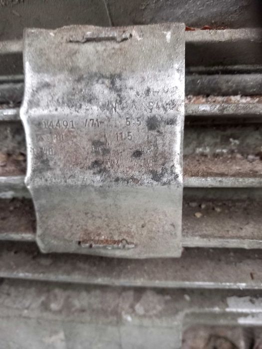 Sprzedan 2 silniki siłowe