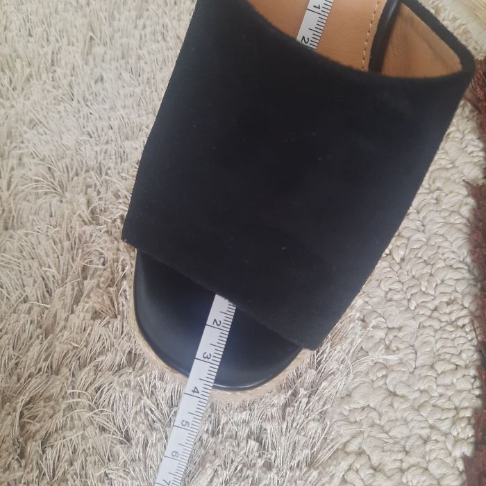 Buty na koturnie