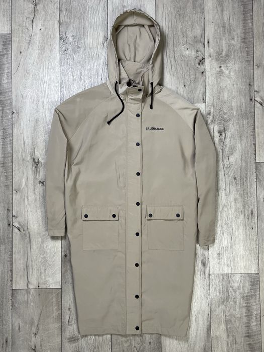 Balenciaga ветровка плащ L-XL размер бежевая с принтом