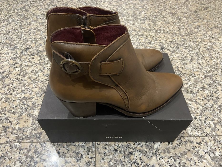 Botas em pele castanhas DKODE