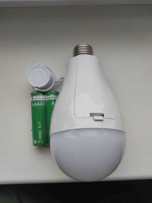 Лампочка с аккумулятором светодиодная в цоколь 2x18650 20w Led E27