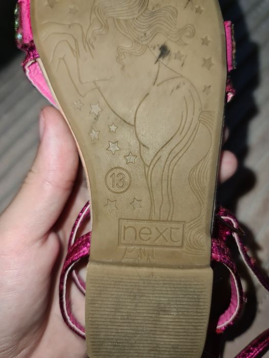 Босоніжки для дівчинки.