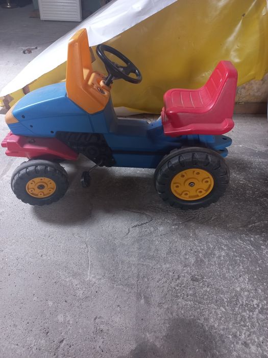 Traktor na pedała dziecięcy. Sprawny technicznie,.