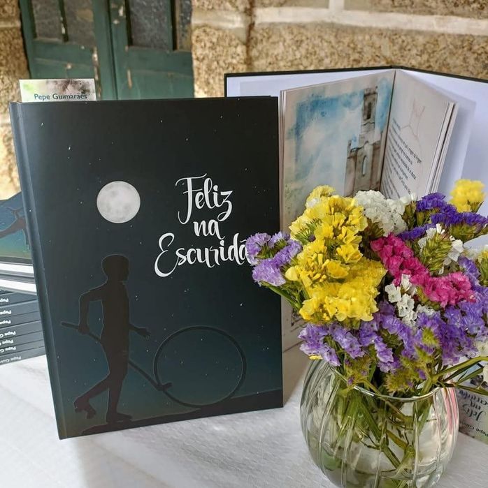 Livro Inspirador Feliz na Escuridão