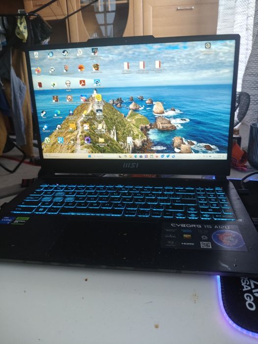 Laptop MSI Cyborg 15 A12