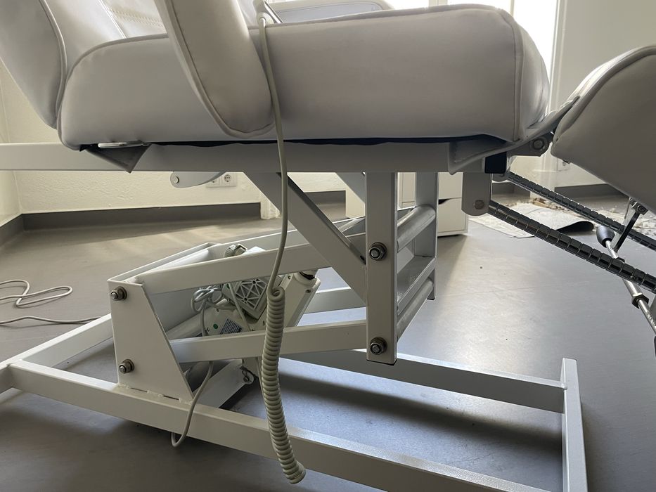 Marquesa semi-eléctrica de Massagem/Harmonização Orofacial