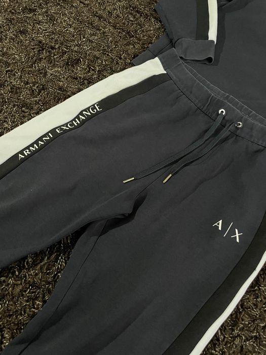 Костю Armani Exchange