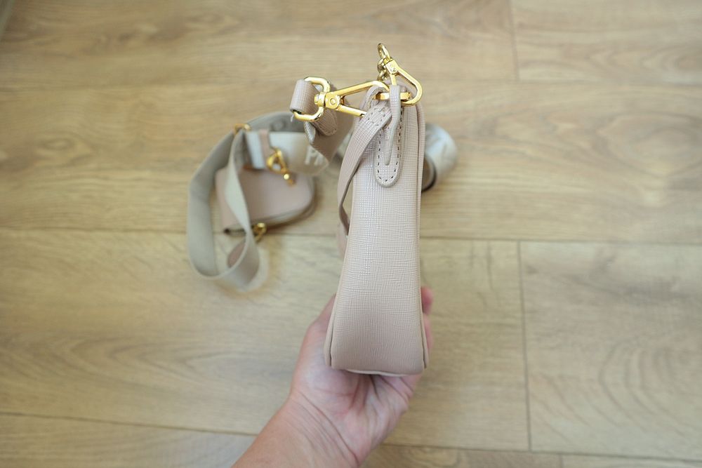 Жіноча сумка Prada