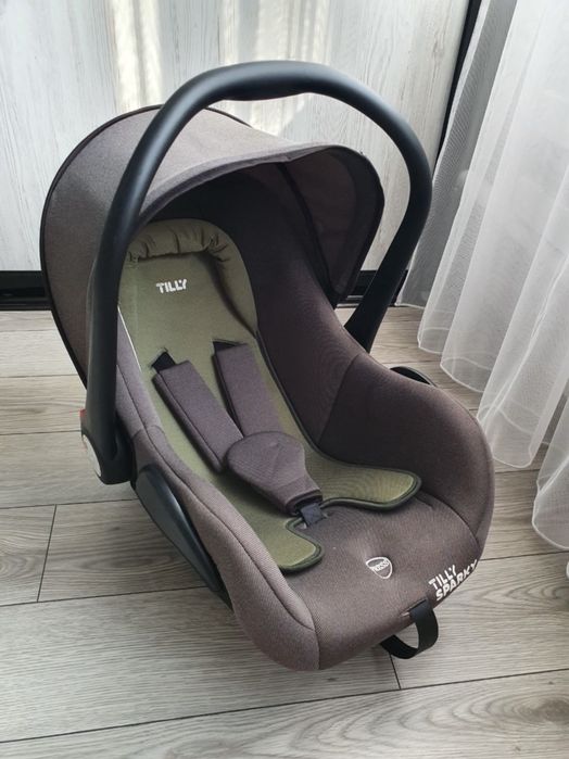 Продам автокрісло( автолюлька) 0+