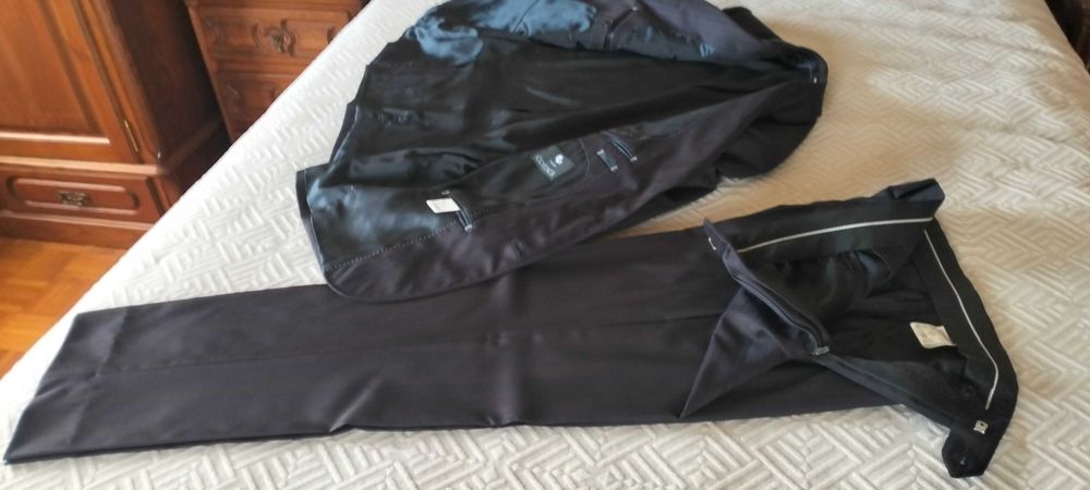 Fato de homem marca COFINCA tamanho  (M/L) tecido de ótima qualidade