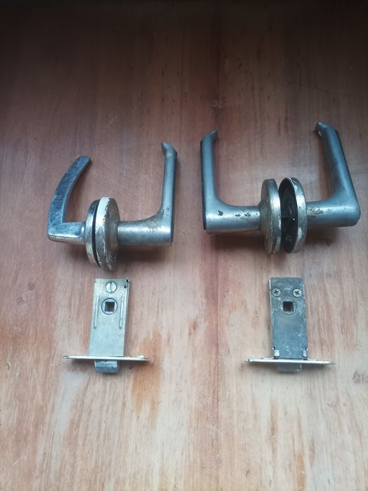 Замок дверной накладной