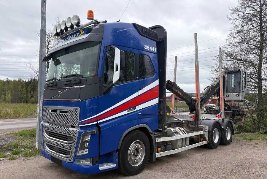 Лісовоз Маніпулятор Volvo FH16