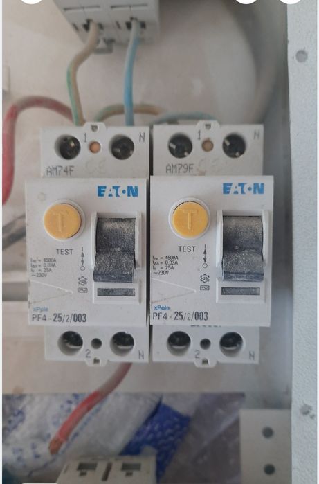 Електрощиток з автоматами