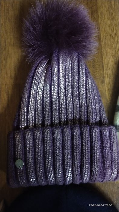 Зимові шапки та перчатки