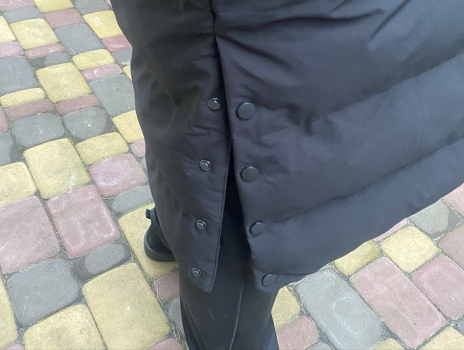 Зимове пальто спортивне чорного кольору