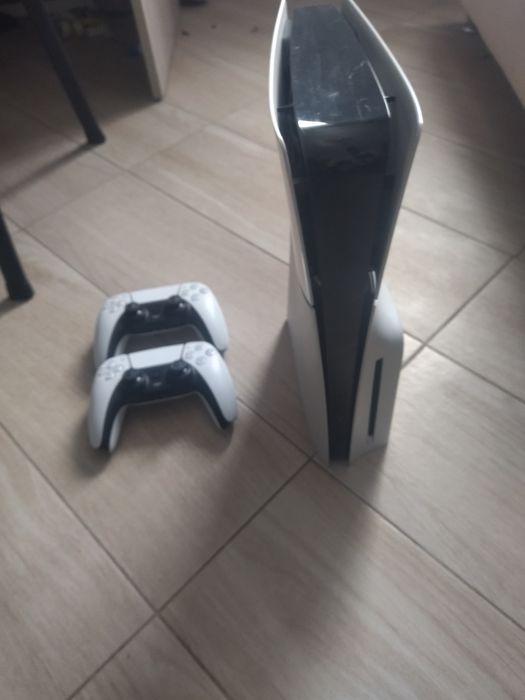 Пс5 слимп в придачу два джостика і игри