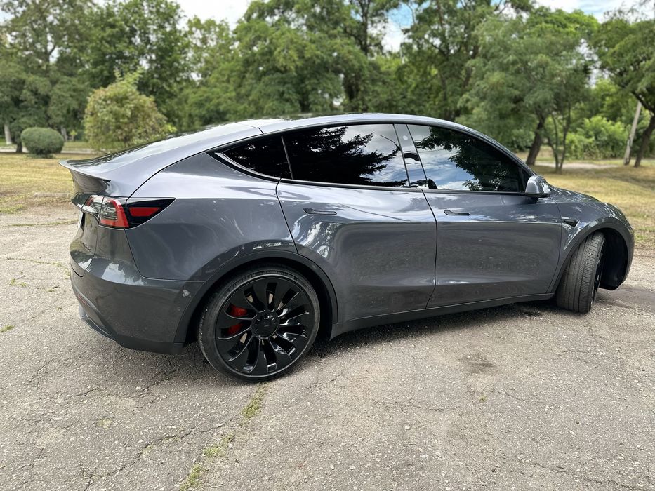 Tesla 2022 Performance 82kWh Dual Motor