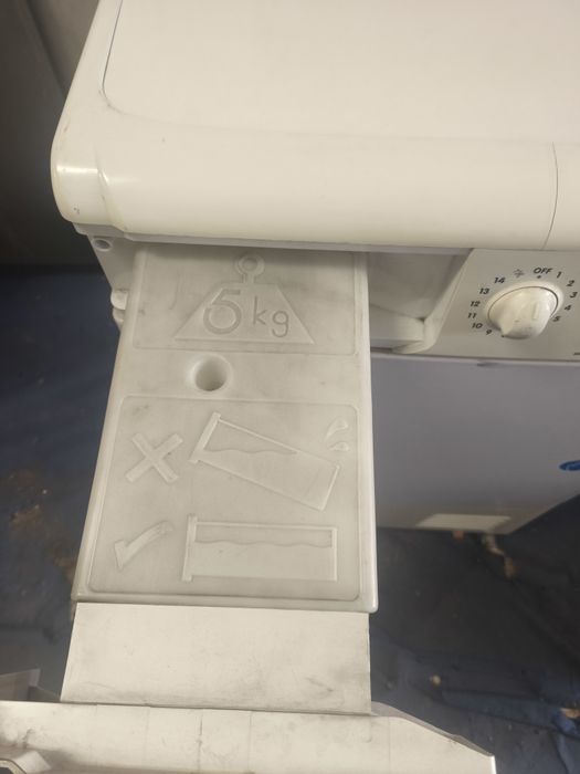 Máquina secar roupa