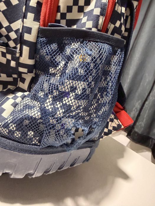 Mochila Rodinhas e Lancheira