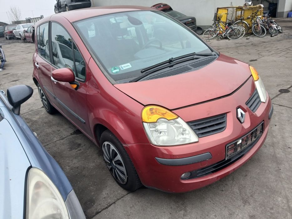 Renault modus 1.6 16v maska I inne