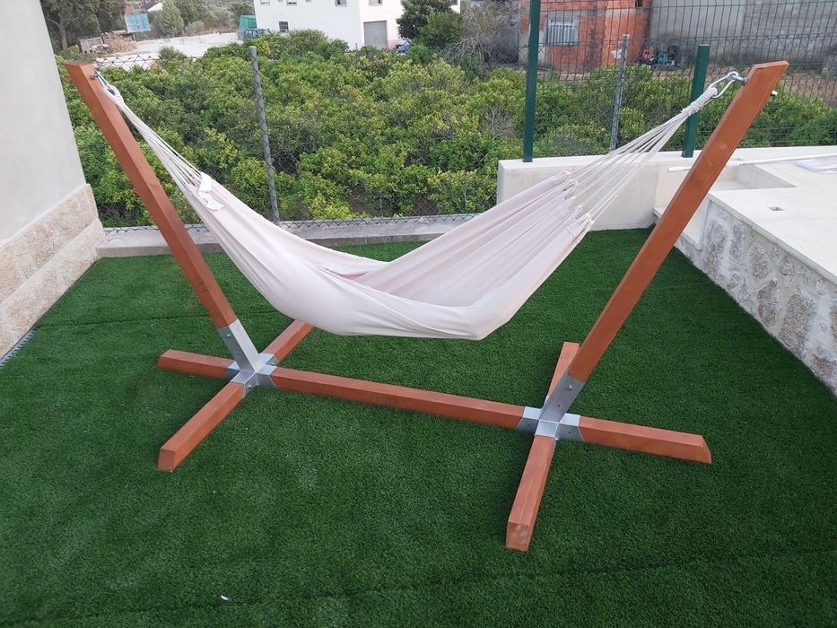 Cama de rede/baloiço de madeira