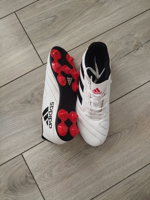 Футбольні бутси 38