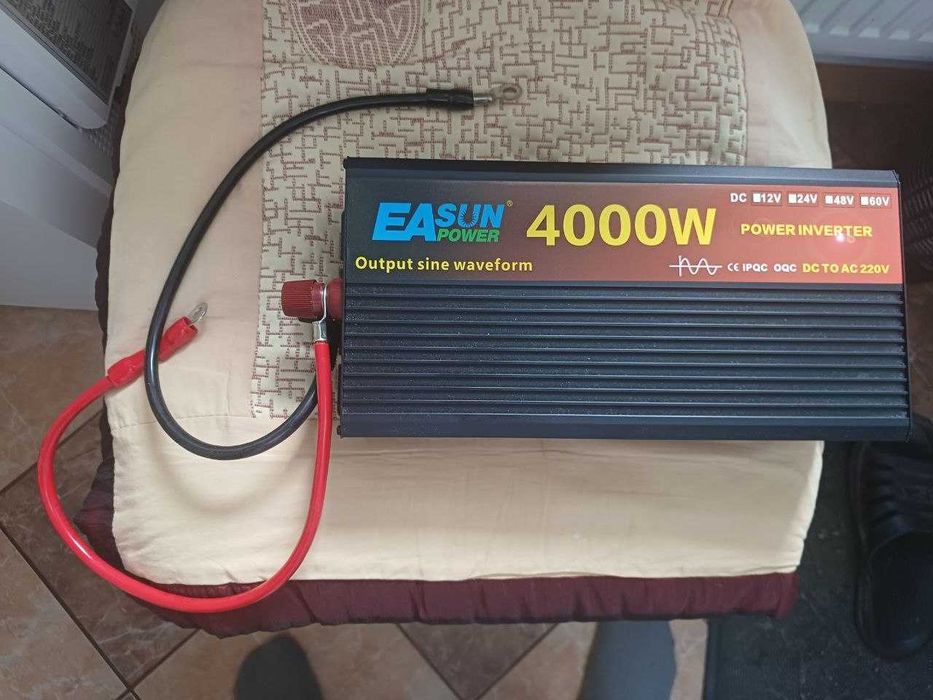 Перетворювач напруги EASUN POWER 4000W LCD інвертор із чистою синусоїдою 12V-220V