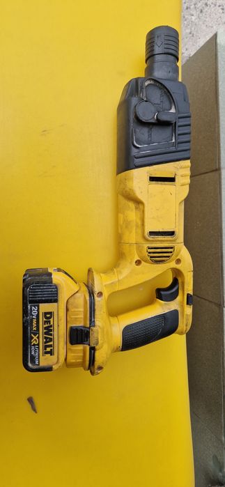Перфоратор Dewalt