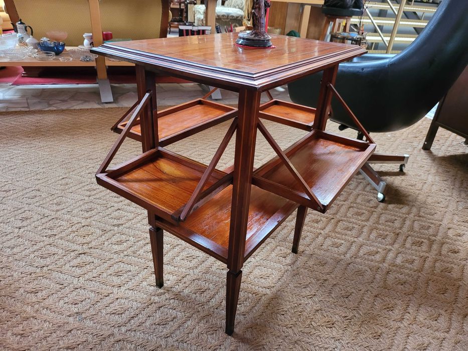 Wooden side table with 4 shelves – Very good condition64584267879810124