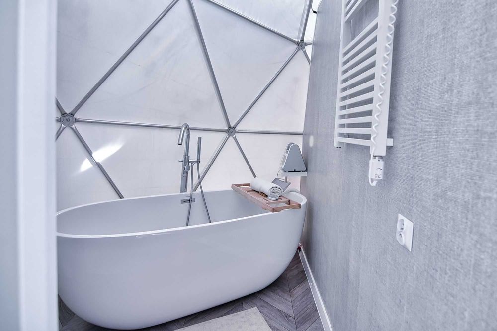 Domek z prywatnym jacuzzi + SPA, BASEN, PLACE ZABAW, ROWERY, BOISKA
