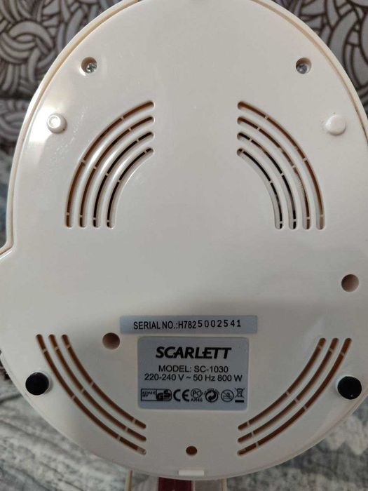 Кофеварка капельная Scarlett SC-1030 новая, приемная чаша с трещиной