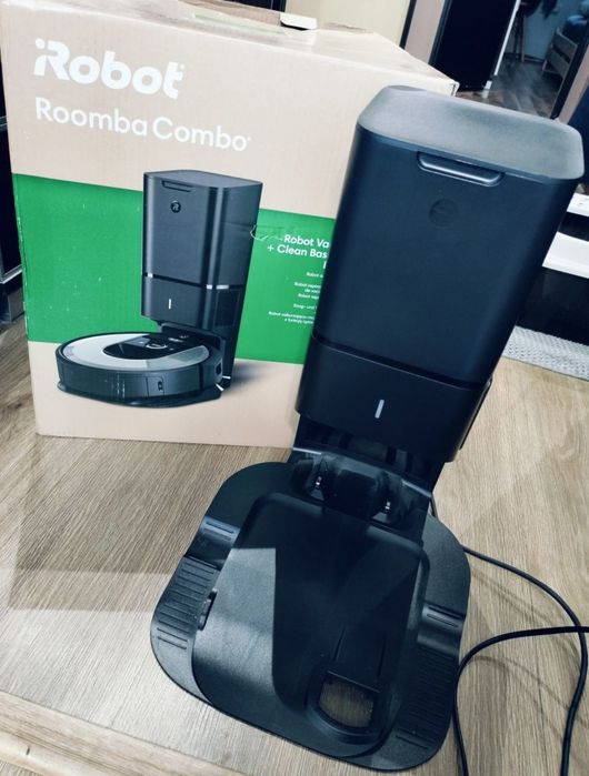IRobot i8+ z bazą