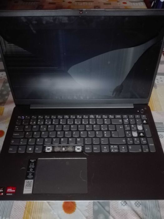 Vendo computador portátil LENOVO