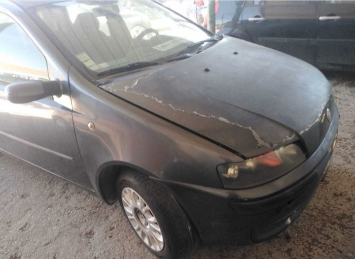 Para Peças Fiat Punto 80 1.2 16V de 2000 com 80CV com boa mecânica
