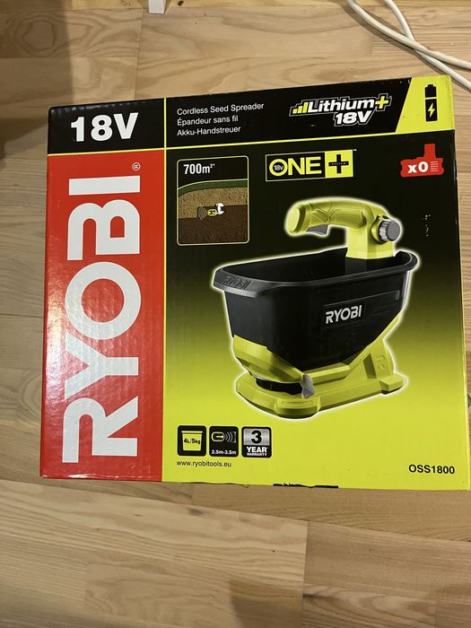 Siewnik ryobi nowy