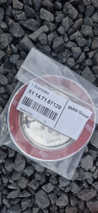 Emblemat tył bmw e70 e71 nowy
