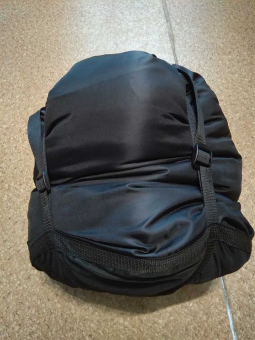 Штатний Зимовий спальний мішок ЗСУ з компресійною сумкою.