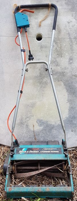 Cortador de relva Black & Decker Elétrico