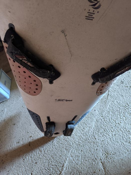 Prancha de windsurf bic vivace mastro e vela