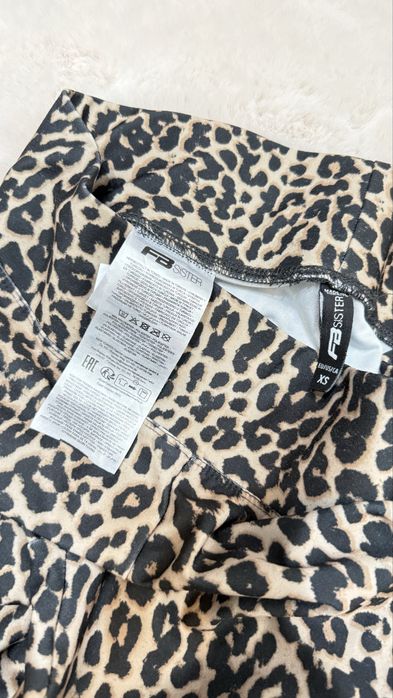 Spodnie flare w panterke