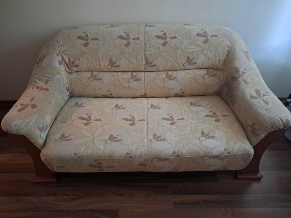 Sprzedam trzyosobową sofę