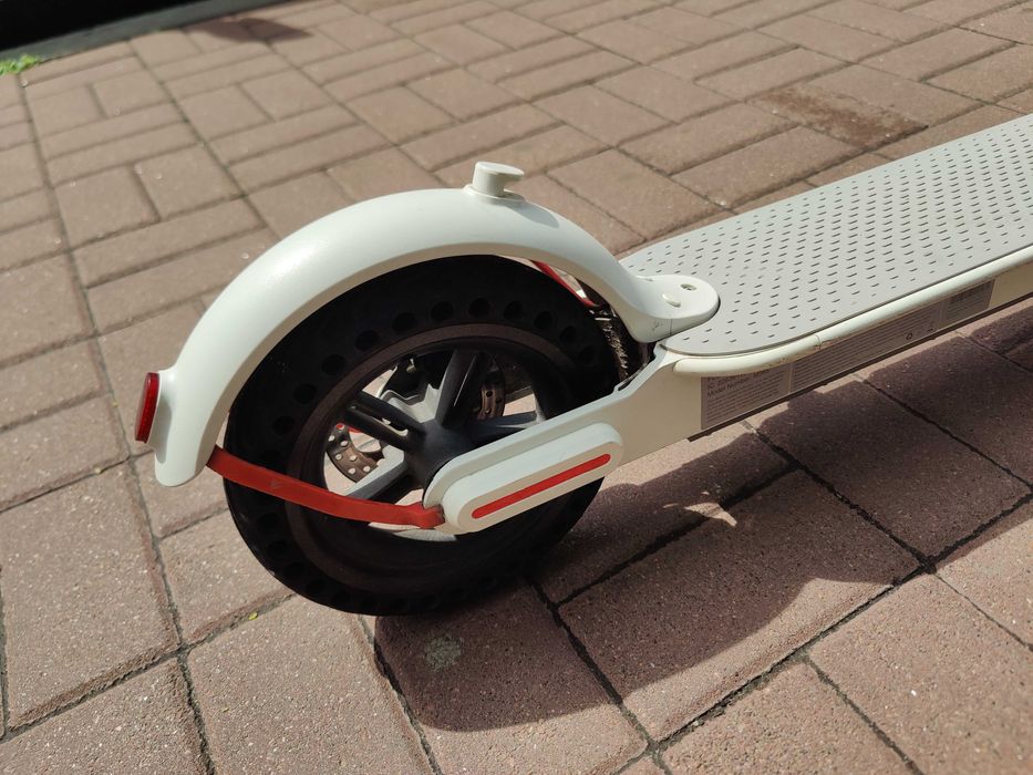 Електросамокат Xiaomi Mi Electric Scooter M365 White (Європейська версія) оригінал