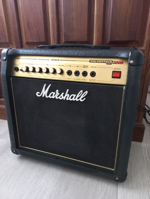 Amplificador Marshall 2000 valvestate a funcionar