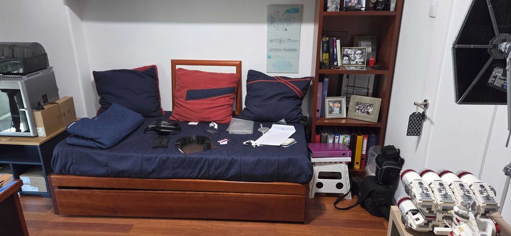 Quarto tipo Estudio em madeira (cerejeira)