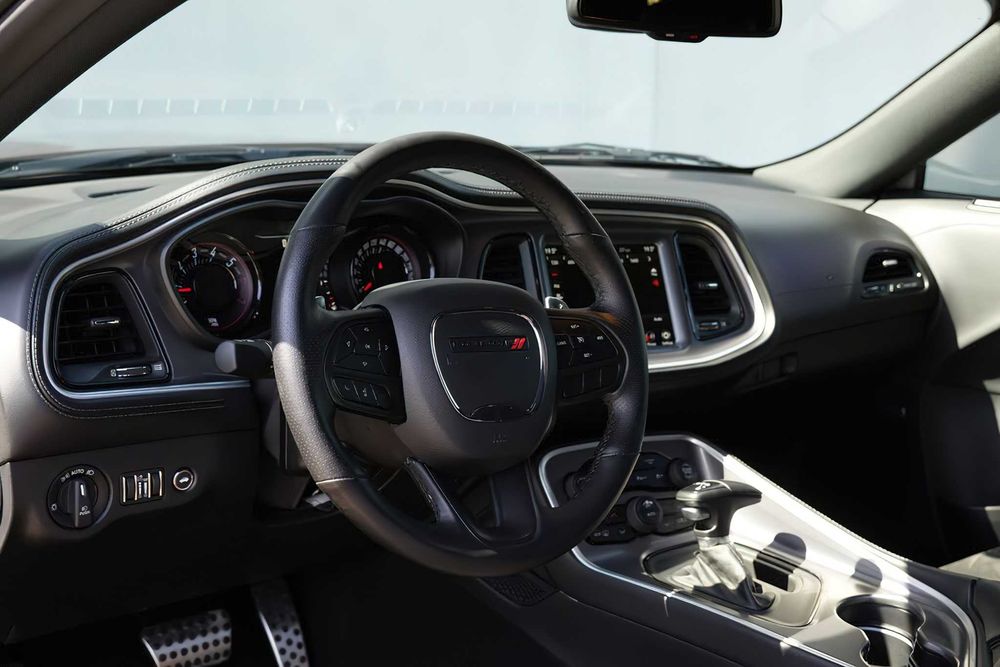 Dodge Challenger      2020