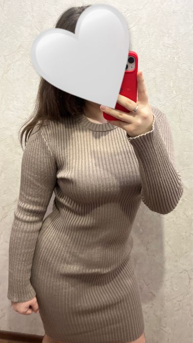 В’язана сукня міді в рубчик