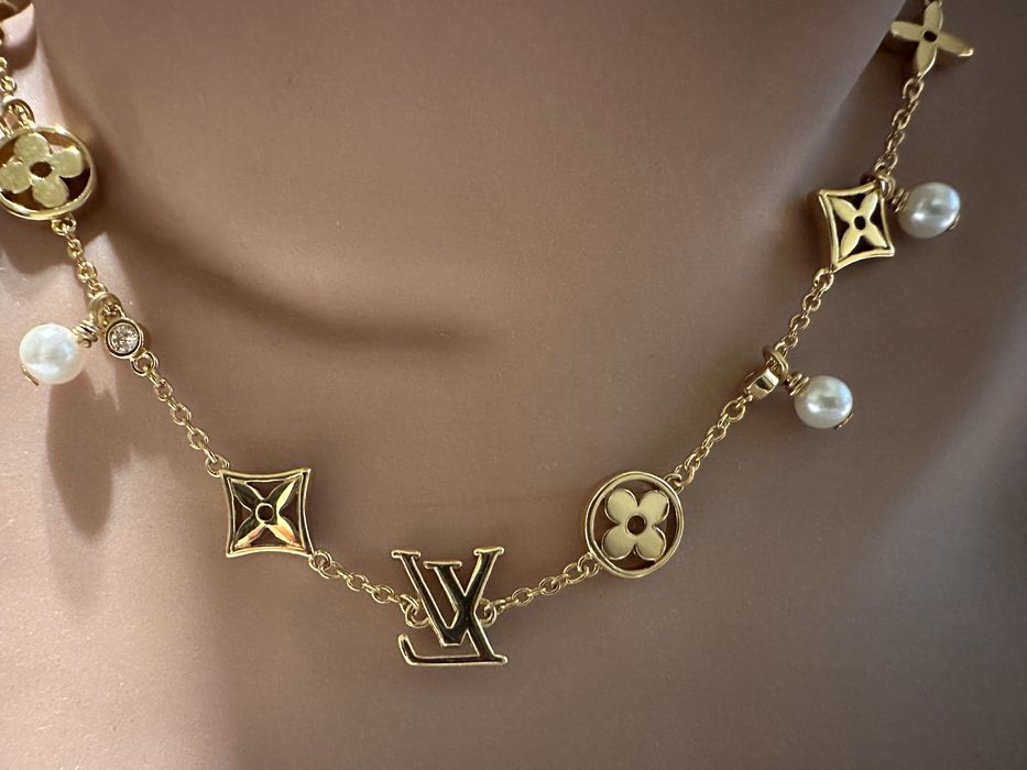 Złoty Naszyjnik z logo LV