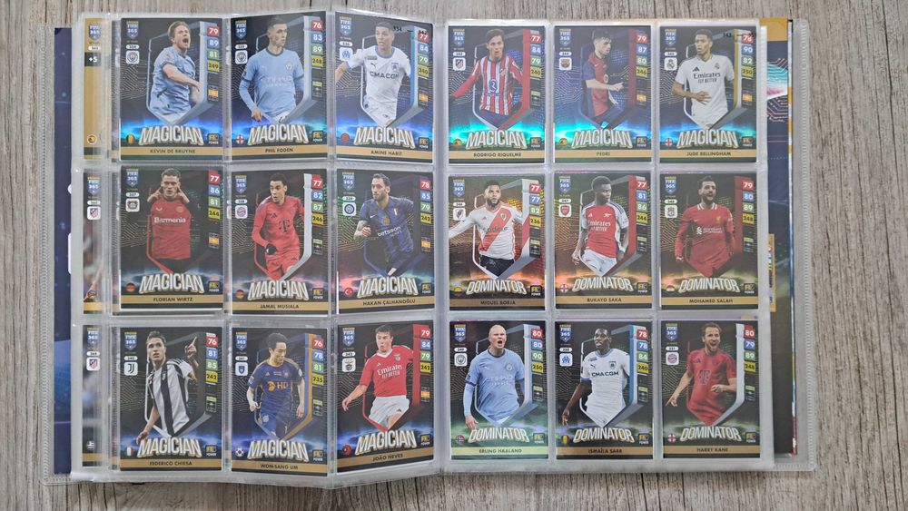 Fifa 365 edycja 2025  komplet 1-441  w stanie kolekcjonerskim